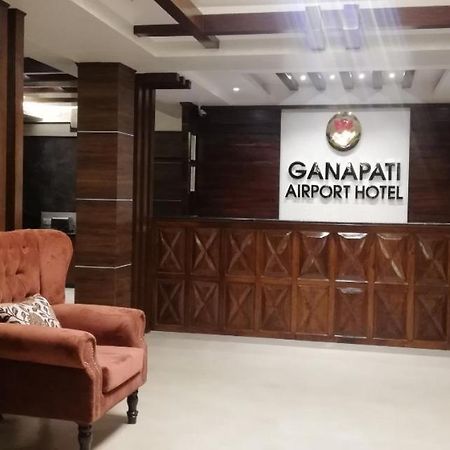 Ganapati Airport Hotel Катманду Екстер'єр фото