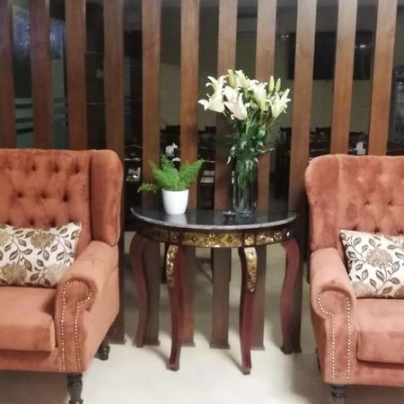 Ganapati Airport Hotel Катманду Екстер'єр фото