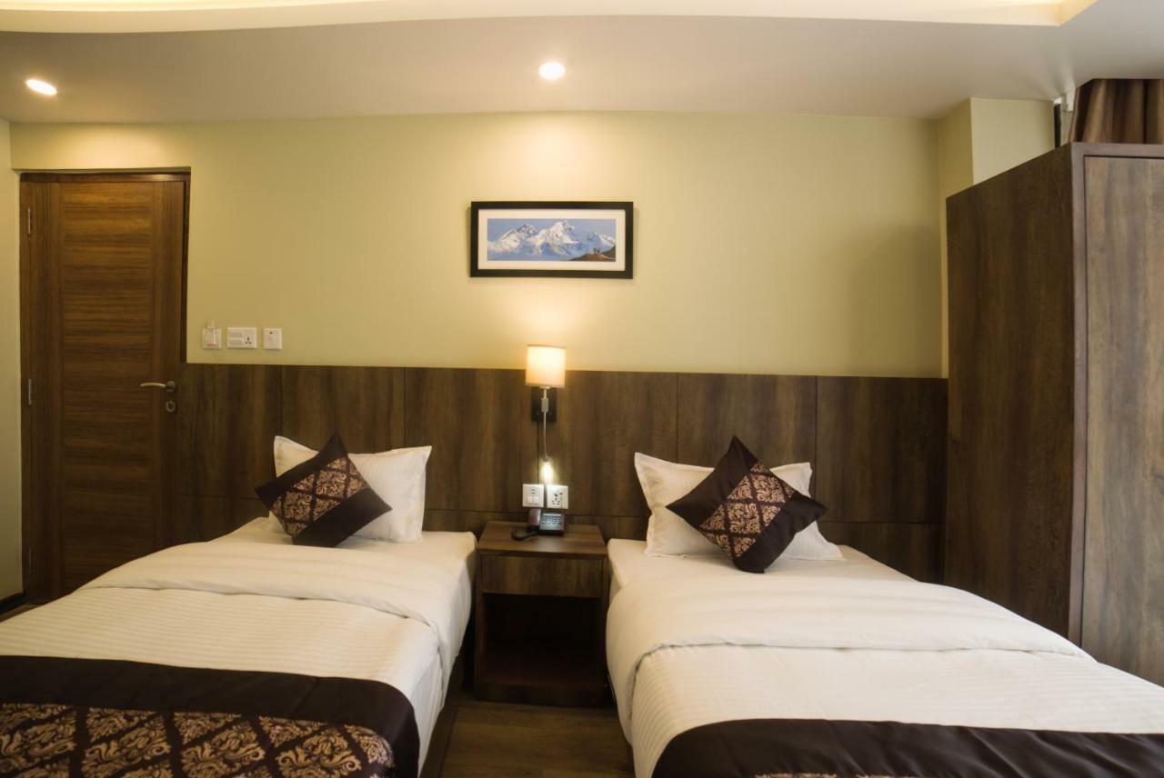 Ganapati Airport Hotel Катманду Екстер'єр фото