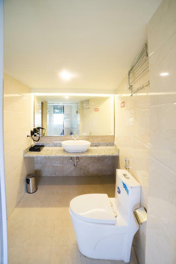 Ganapati Airport Hotel Катманду Екстер'єр фото